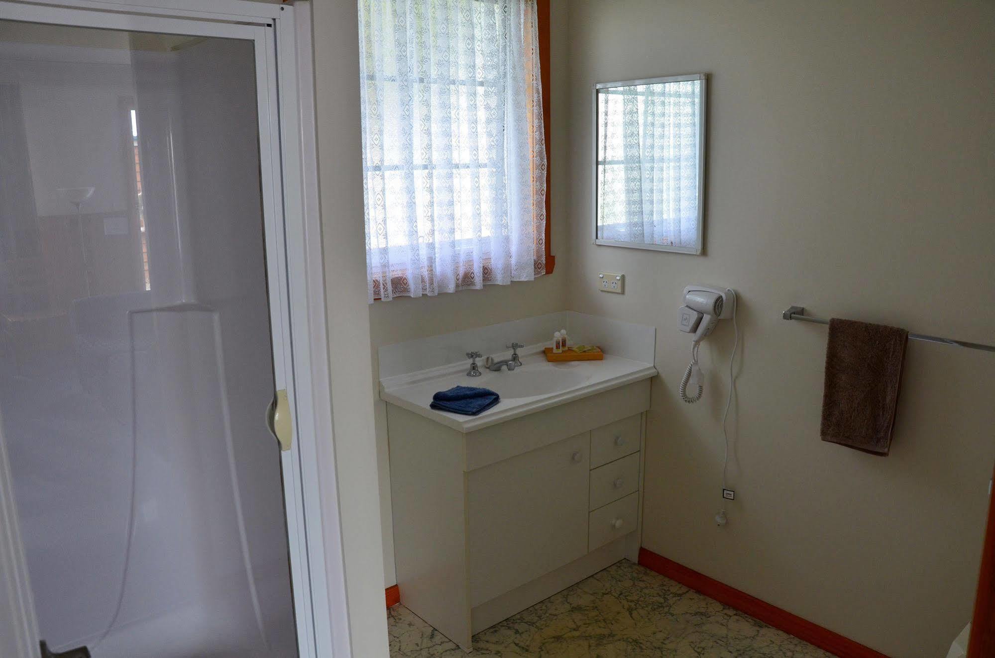 סטרהן Castaway Holiday Apartments מראה חיצוני תמונה