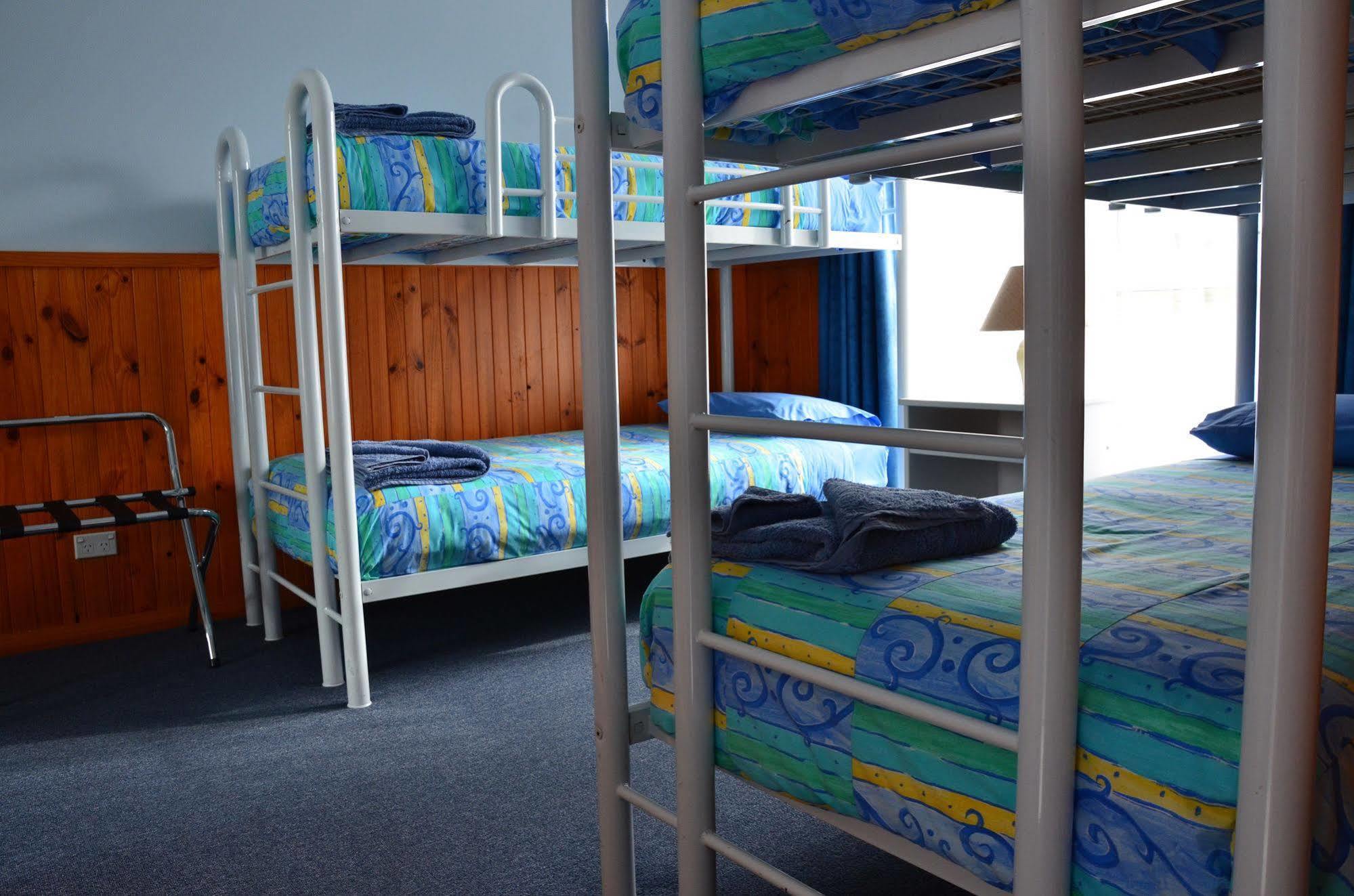 סטרהן Castaway Holiday Apartments מראה חיצוני תמונה